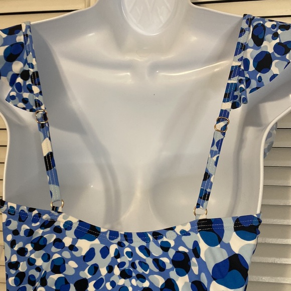 New Tahari Swimsuit - Picture 5 of 8